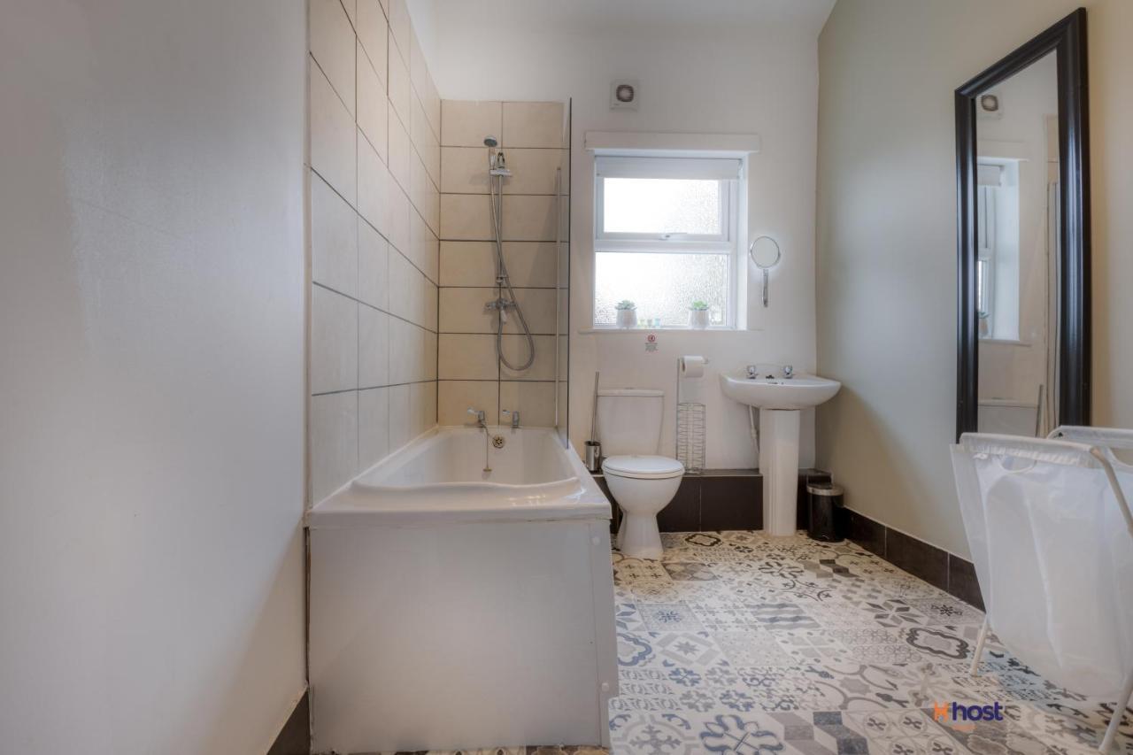 Host Liverpool - Artsy Stadium Suite, City Center & Garden Extérieur photo
